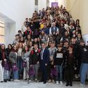 Alumnos de cuatro institutos protagonizan pleno de igualdad y violencia digital en Badajoz