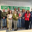 Junta y sindicatos acuerdan calendario para negociar una mejora salarial de los docentes