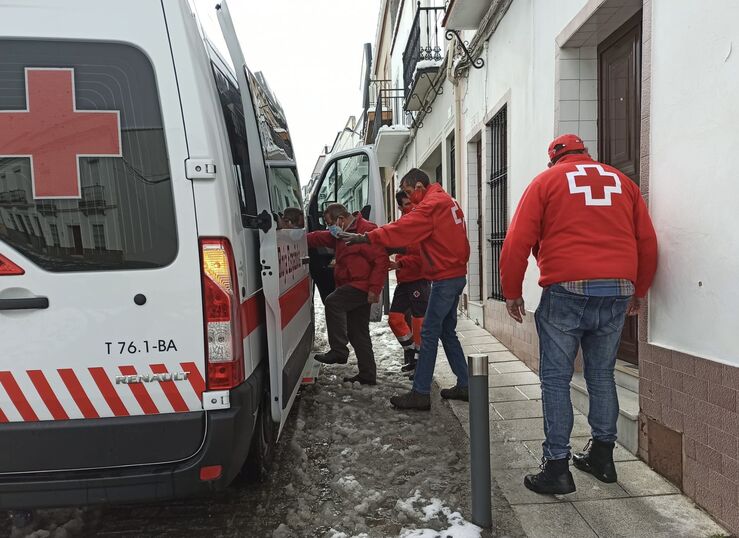 Ms de 80 voluntarios de Cruz Roja se movilizan en Extremadura ante el paso de Filomena