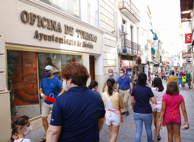 Cien negocios del sector turstico de Mrida reciben una ayuda mnima de 1000 euros