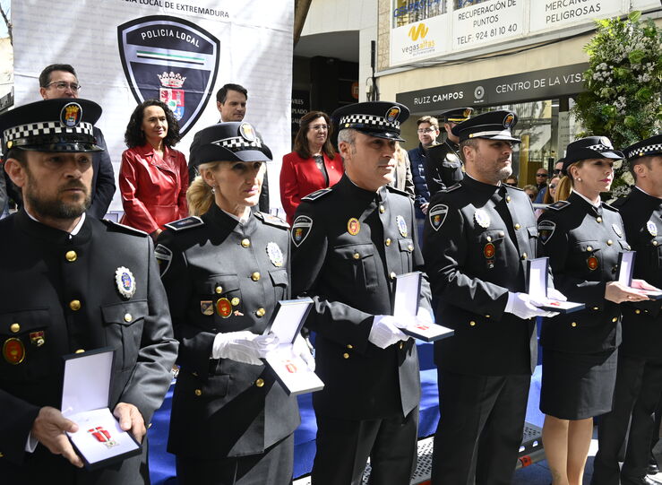 La Junta otorga 86 medallas a agentes y mandos en el Da Regional de la Polica Local