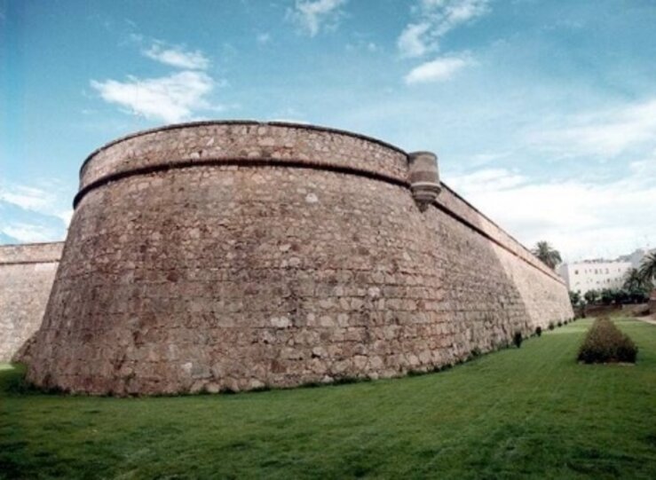 Adjudicado por 386000 euros contrato mantenimiento y conservacin fortificaciones Badajoz