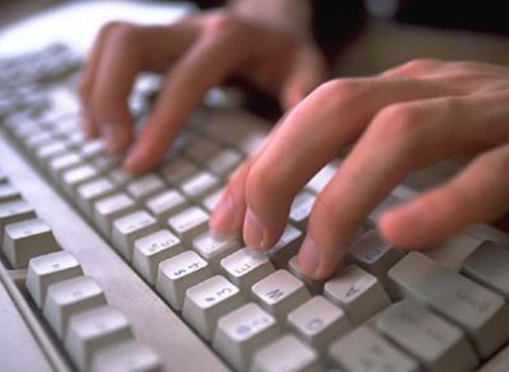 Consejo de Estudiantes UEx pide al rector flexibilidad a centros para exmenes online