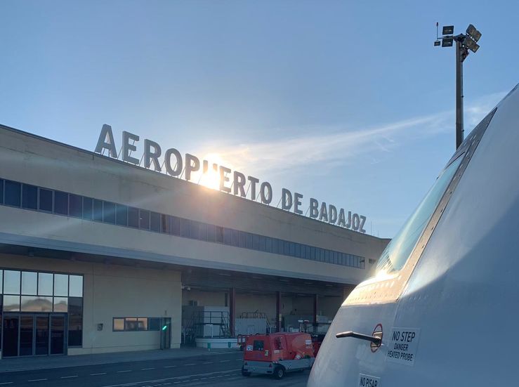 Aena y Telefnica digitalizan medidas de proteccin cardiaca en aeropuerto de Badajoz