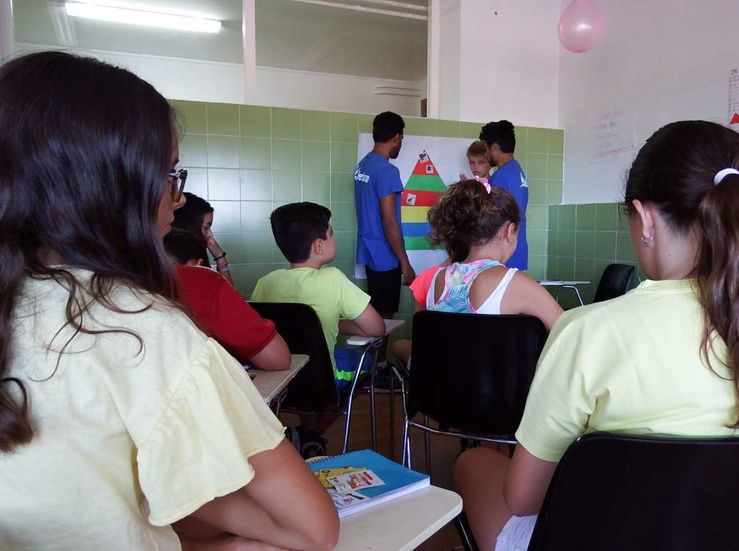 CCOO UGT CSIF y PIDE An se necesita contratar ms personal docente en Extremadura