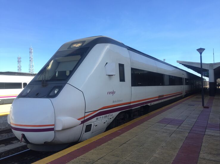 Renfe devuelve 3800 billetes con origen o destino Extremadura en cinco meses