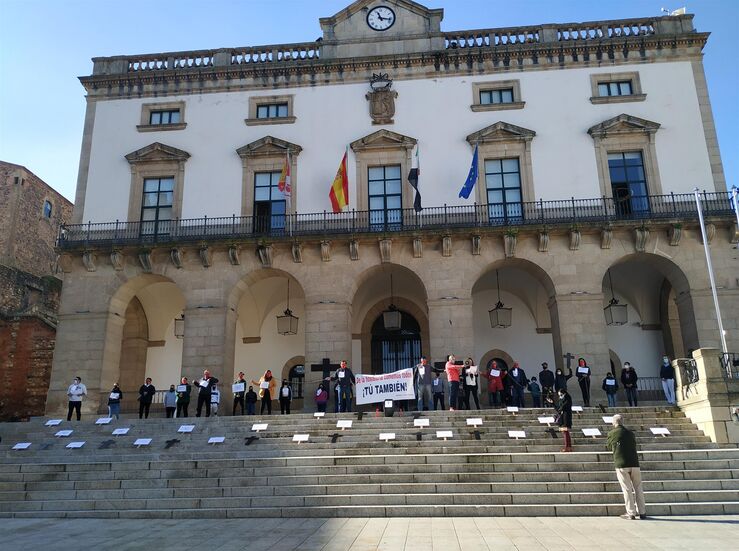 Hosteleros de Cceres protestan para pedir indemnizaciones por sus prdidas