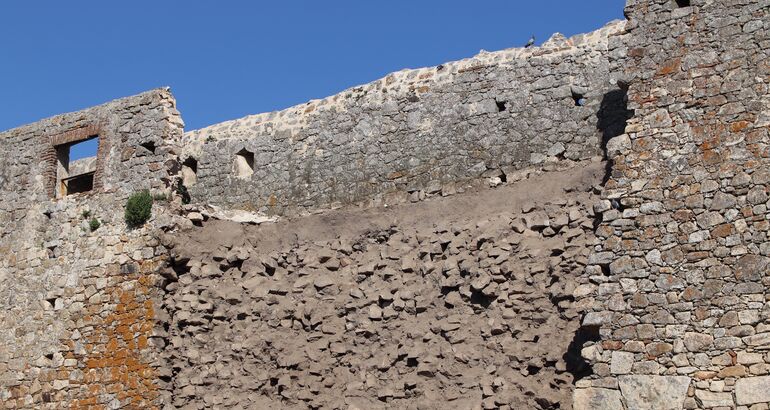 La Junta Intervendr En El Tramo De La Muralla De Trujillo Derrumbado