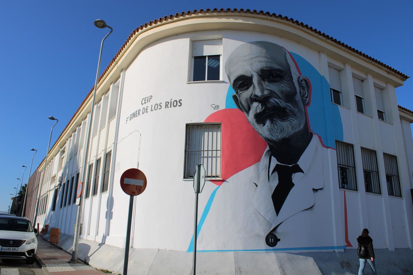 Inaugurado un mural en el CEIP Giner de los Ríos de Mérida encargado a