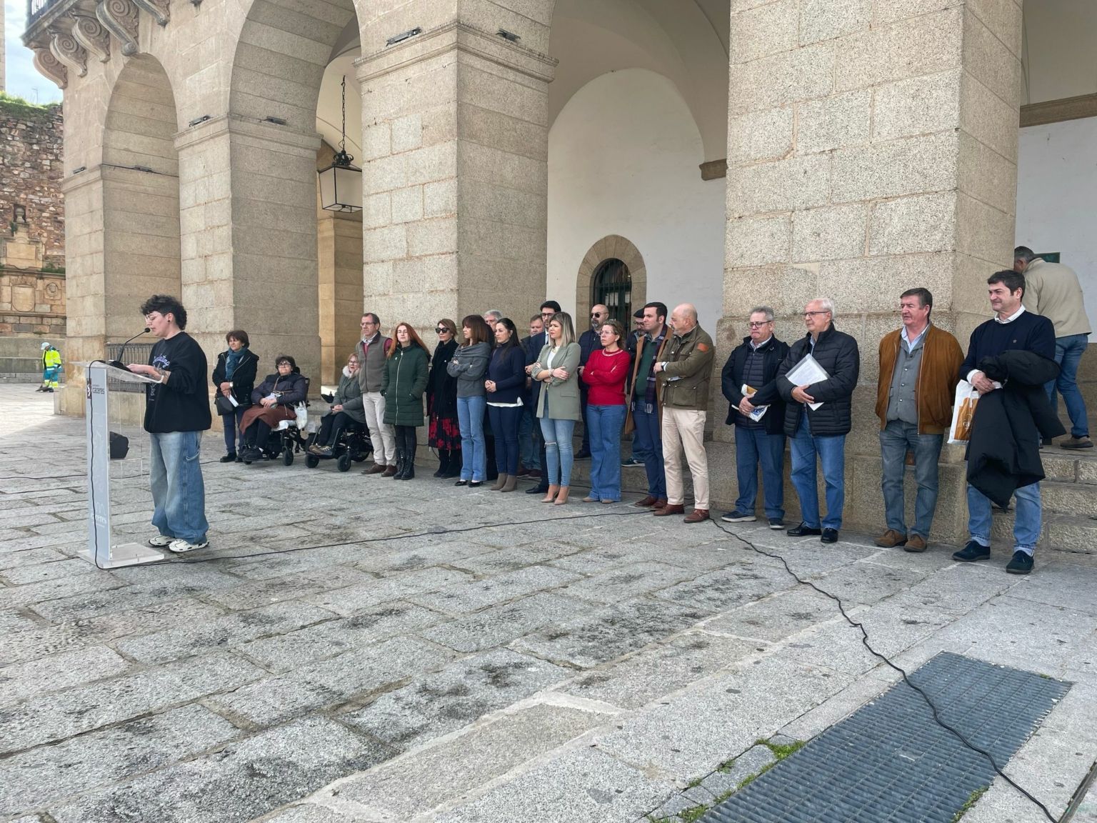 Minuto silencio mujeres Cáceres