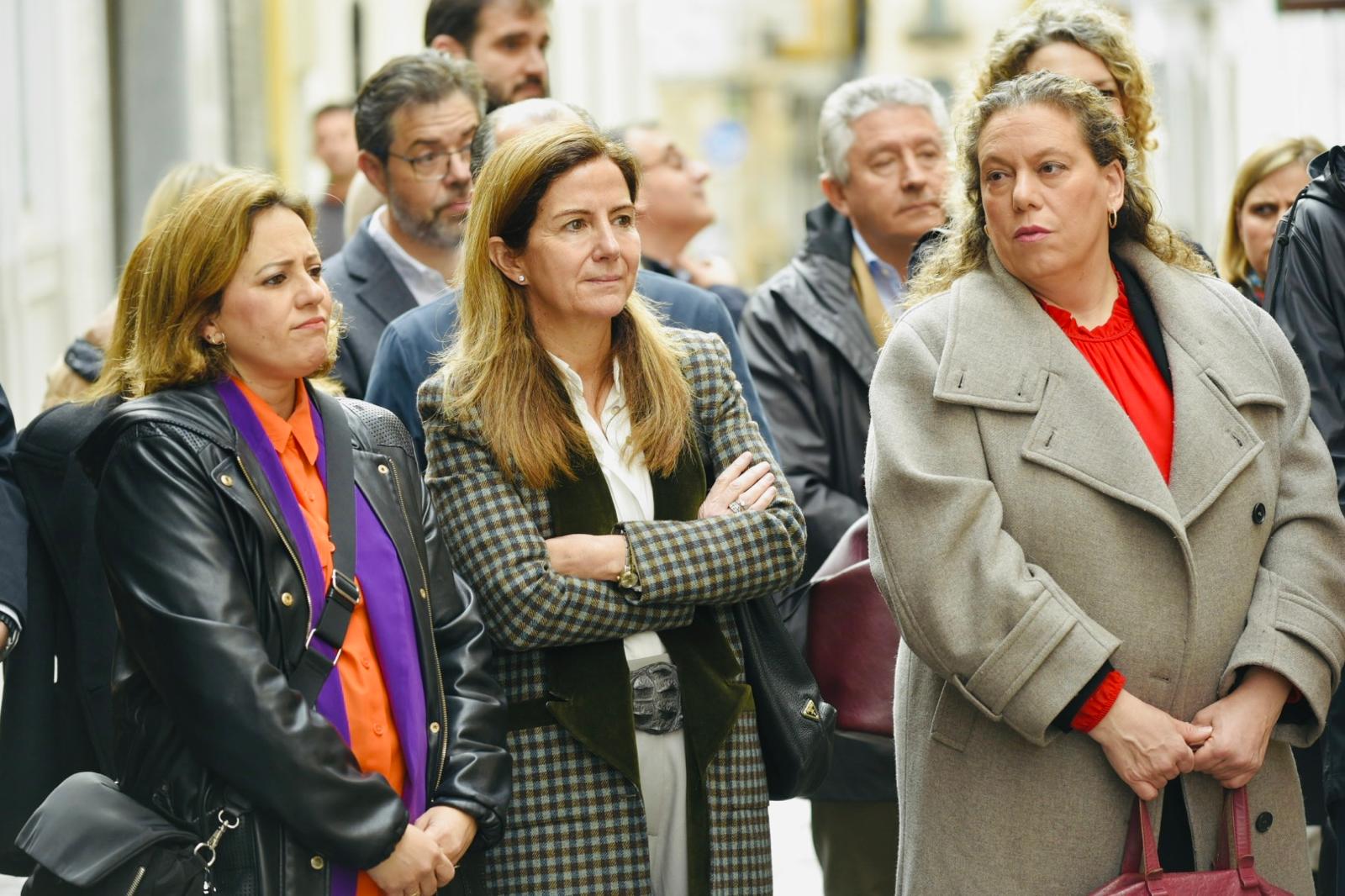 Aragoneses en la inauguración de la placa con el nombre de María Tilo en el Edificio del IMEX