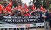 UGT y CCOO se concentran ante patronal en Badajoz para exigir que negocie convenios