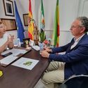 El delegado del Gobierno en Extremadura visita Almoharn y se rene con su alcaldesa