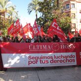 Ms de un centenar de delegados de CCOO se concentran frente a la Delegacin del Gobierno