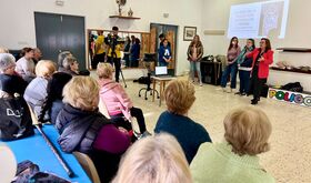 Programa Lazos y MNAR ofrecen una actividad arqueolgica a los mayores de Nueva Ciudad