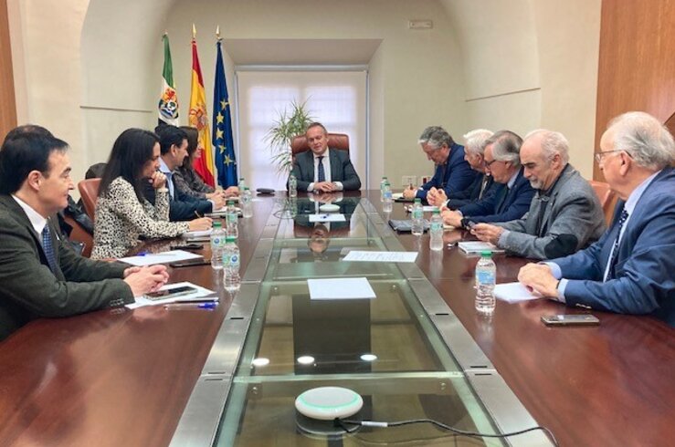 La Junta lidera una Mesa Tcnica de Expertos para las Infraestructuras en Extremadura