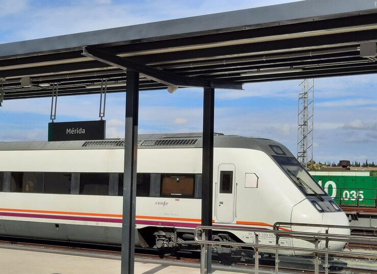 Renfe emiti ms de 25700 abonos recurrentes Media Distancia para trenes de Extremadura