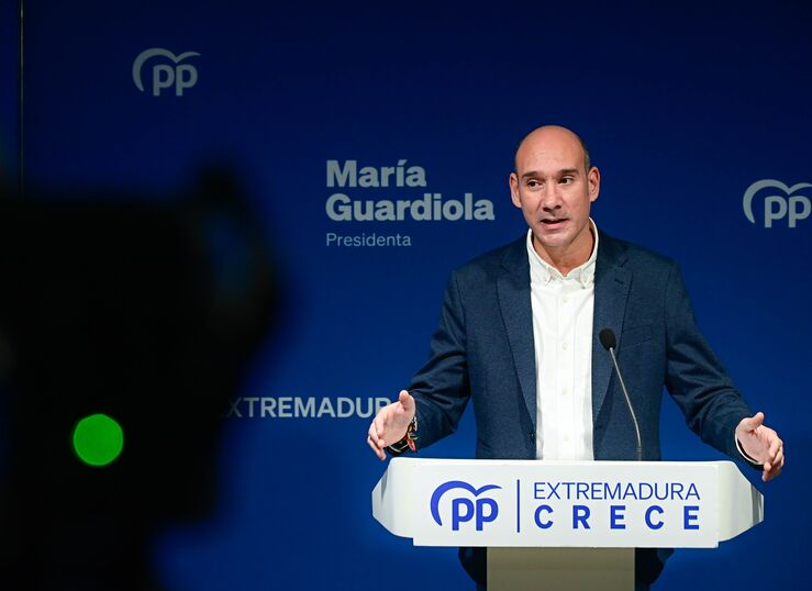 El PP hace una defensa frrea de los extremeos ante la nada ms absoluta del Gobierno