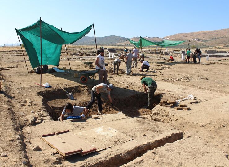 Arquelogos vuelven a excavar en el yacimiento romano de Regina