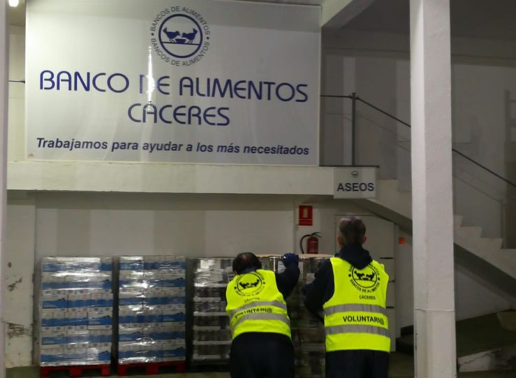 Diputacin de Cceres aporta 18000 euros al Banco Alimentos para atender a 495 familias
