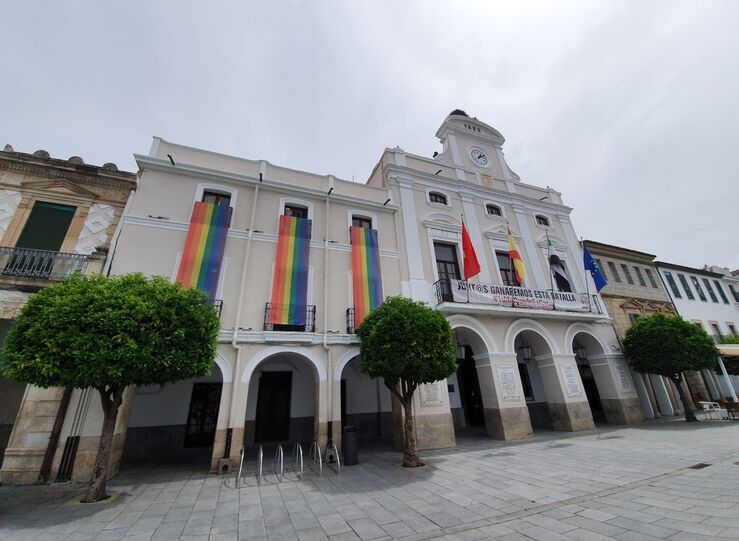 Ayuntamiento Mrida se iluminar con los colores del arcoris por Da contra la Homofobia