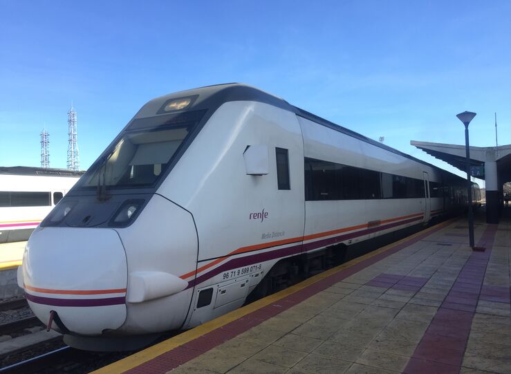 Renfe activa el plan alternativo de transporte por carretera entre Badajoz y Mrida