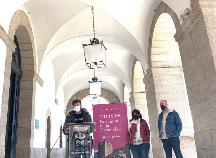 Ayuntamiento y Fundacin Tringulo inician campaa Cceres Patrimonio de la Diversidad
