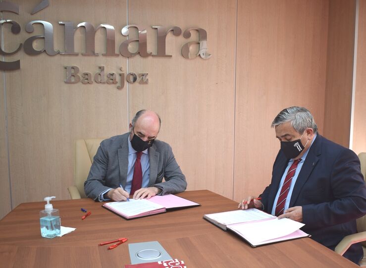 Cmara Comercio Badajoz y UEx firman convenio para acciones formativas conjuntas