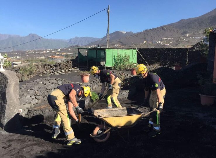 5 bomberos CPEI fueron a La Palma para colaborar en trabajos operativos por Volcn