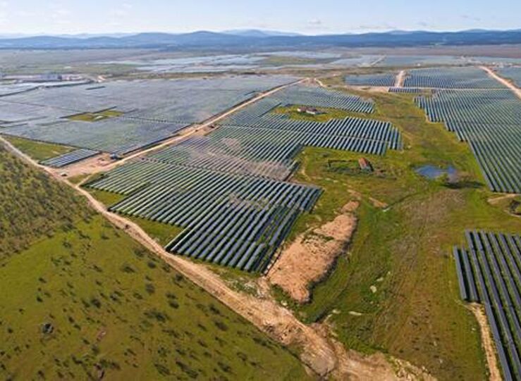 Abengoa se adjudica siete proyectos fotovoltaicos en Espaa cinco de ellos en Extremadura