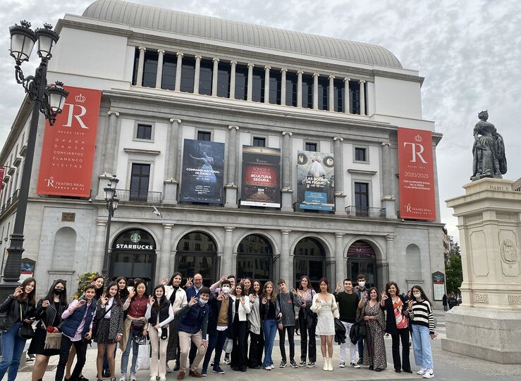 Alumnos Conservatorio Profesional de Msica de Don Benito visitan el Teatro Real de Madrid