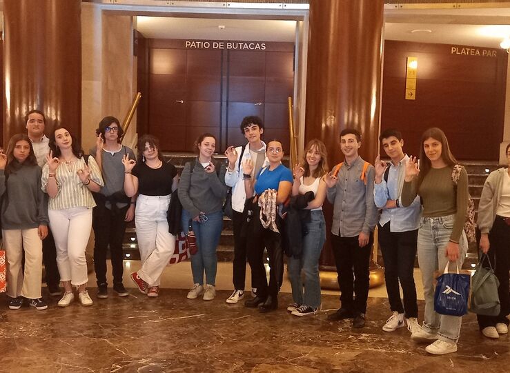 Alumnos del Conservatorio de Montijo visitan el Teatro Real de Madrid