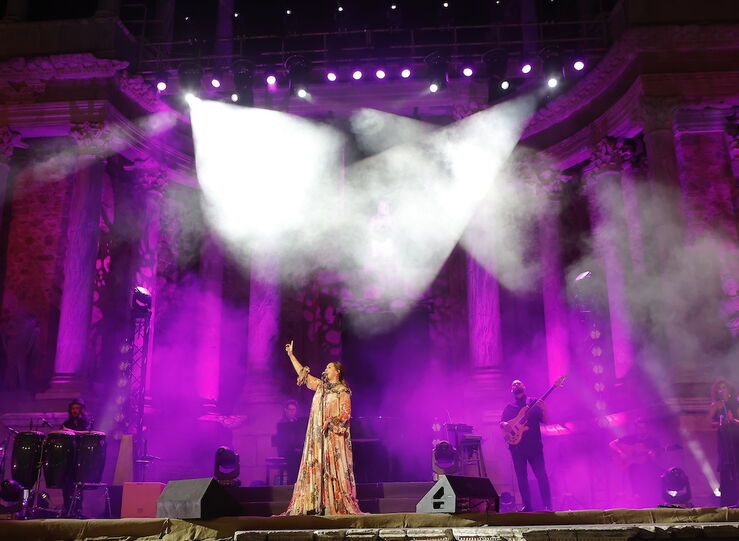 Nia Pastori inunda con su voz el Teatro Romano de Mrida en el STONE  MUSIC Festival