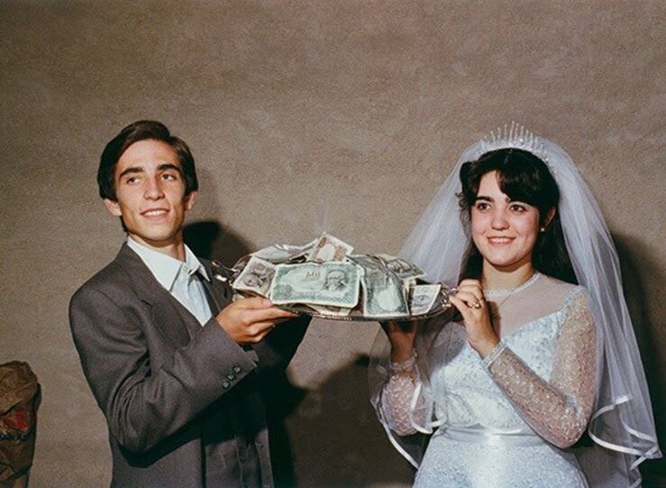 La exposicin Bodas 19791999 de Juan de la Cruz llega al edificio Badajoz Siglo XXI
