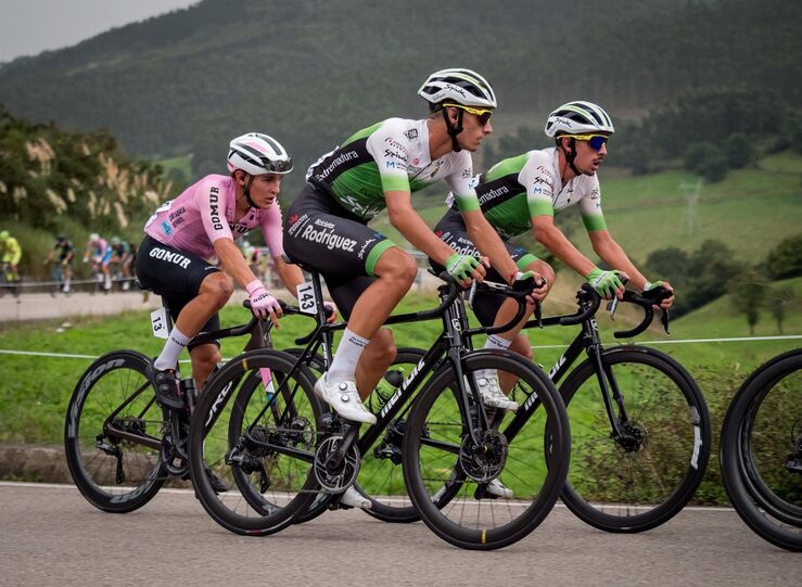 La Vuelta Ciclista a Extremadura masculina 2024 arranca en Badajoz con 16 equipos 