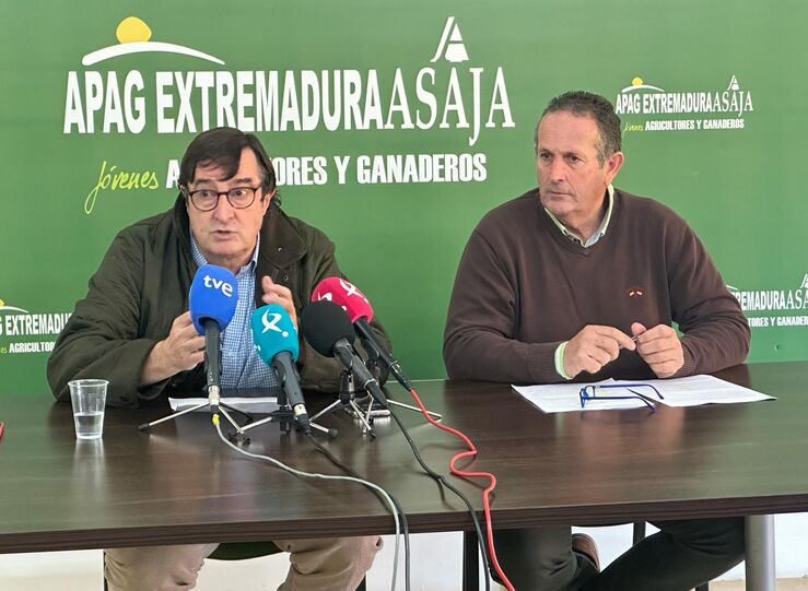 Asaja en Extremadura anuncia movilizaciones y cortes de carretera para el mes de febrero