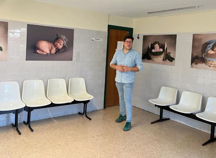 El Materno de Badajoz exhibe fotografas de recin nacidos y mujeres embarazadas