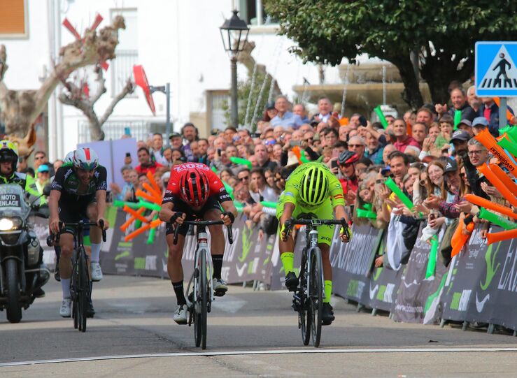 La Vuelta Ciclista a Extremadura 2024 cierra con xito de asistencia de pblico