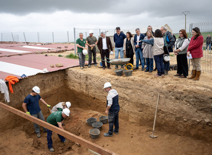 Guardiola anuncia la creacin de un museo de sitio en yacimiento de Casas del Turuuelo