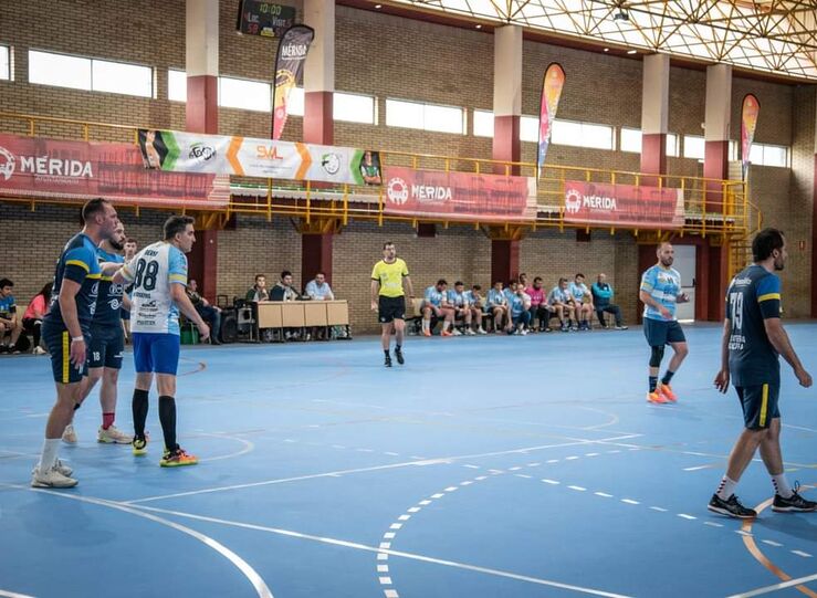 BM Josefinas Mrida se estrena en casa con empate ante Unin Balonmano Pacense