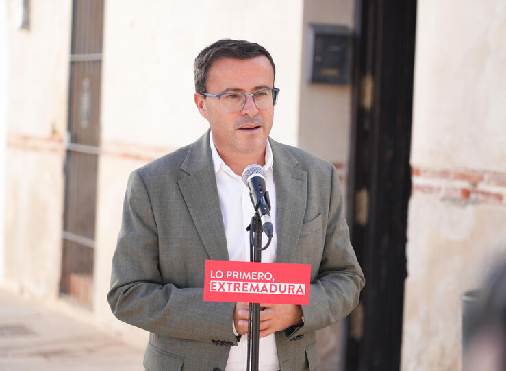 Gallardo avala a Pedro Snchez en su intencin de seguir liderando el PSOE federal