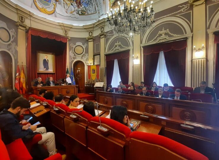 Ayuntamiento Badajoz aprueba de forma inicial con los votos del PP la tasa de basuras