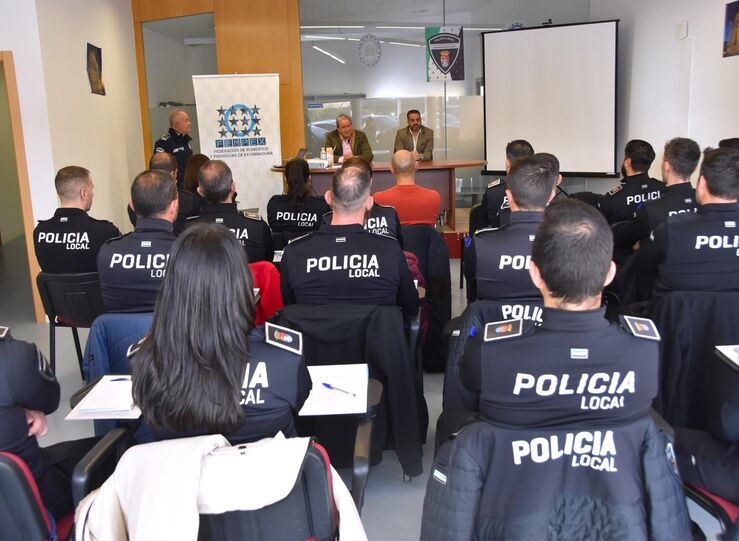 Fempex rechaza la reforma de la ley de policas locales pactada por Vox y PP