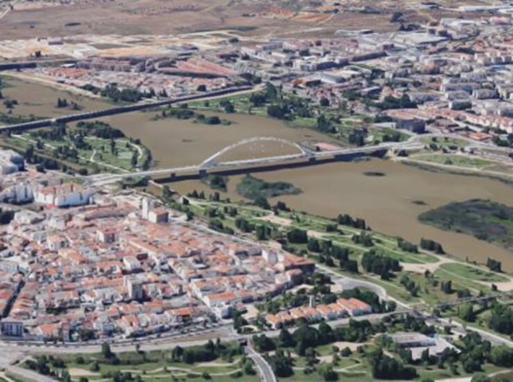 SOS Casco Antiguo y Asociacin Cvica Badajoz proponen centro para mayores en Los Pinos