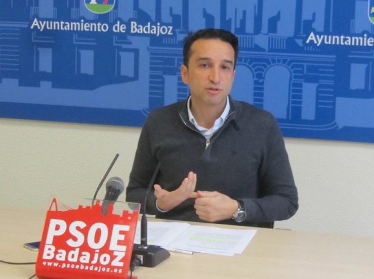 PSOE de Badajoz critica retraso de expedientes de Carnaval y Semana Santa