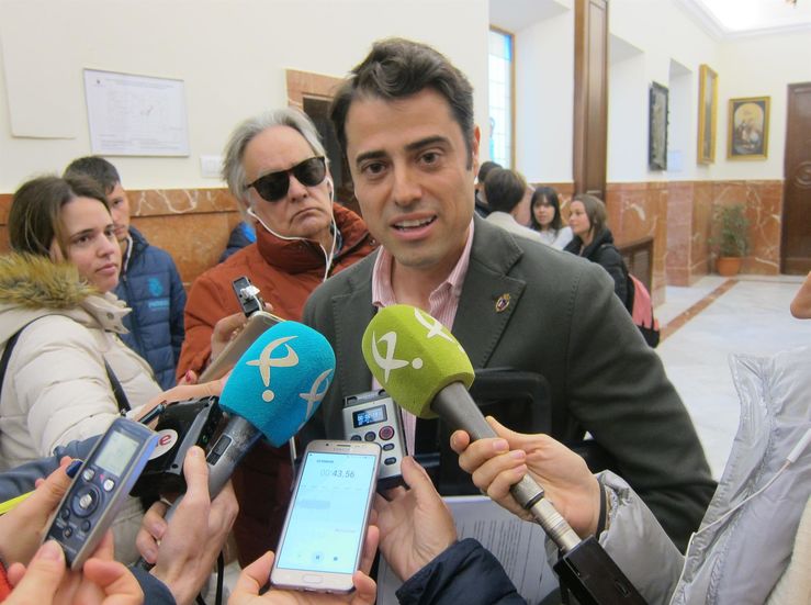 Vlez pide la dimisin del director general de Turismo por despreciar a Badajoz en Fitur