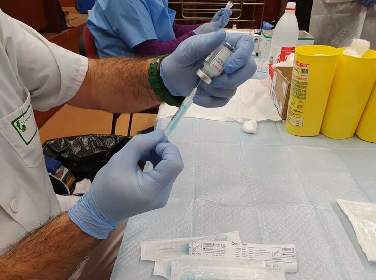 Extremadura administra 678475 dosis de vacunas el 921 de las recibidas
