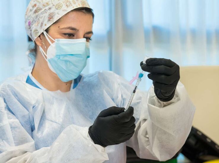 Extremadura ya ha administrado ms 363500 dosis de vacunas contra la Covid19