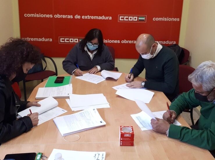Firmado convenio del comercio de alimentacin de Badajoz con una subida salarial del 65