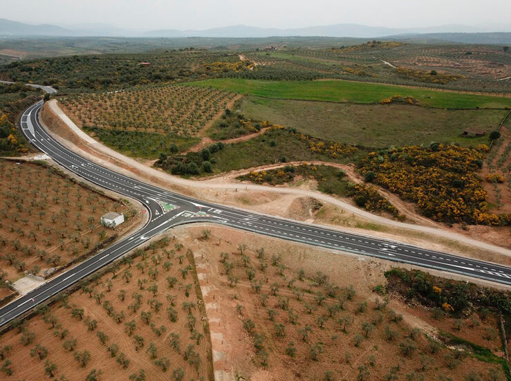 Mitma formaliza contrato conservacin y explotacin carreteras en Badajoz por 7 millones